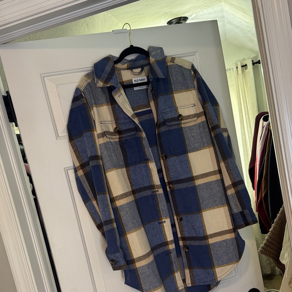 Old Navy Blue and Cream Checkered Shacket/Shirt Jacket Small Tall